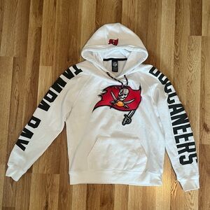 Women’s official Bucs Sweatshirt